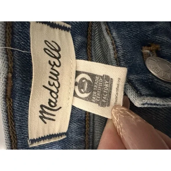 Madewell Women's Blue Mid-Rise Kick Out Jeans Size 26